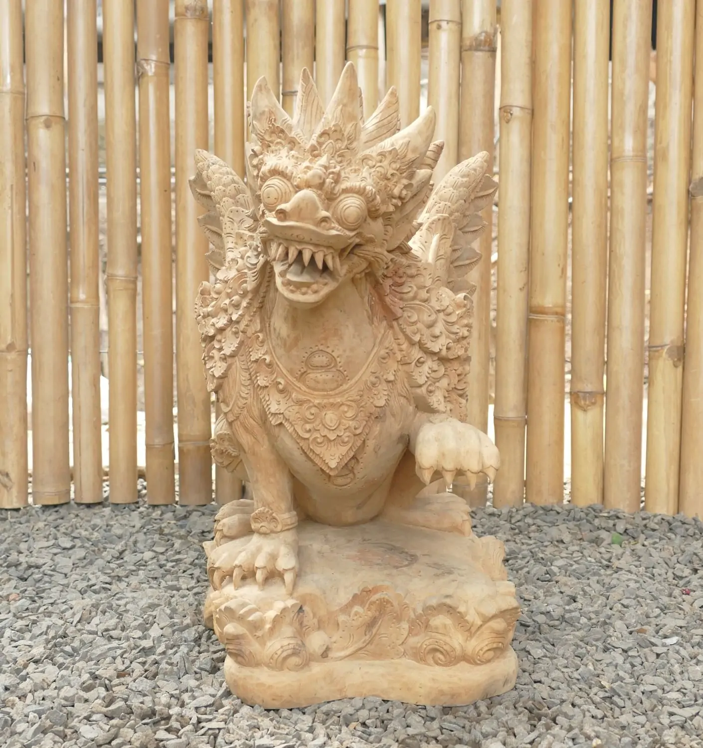  Product image 1 of the product “Singa made of cambodia wood about 30 x 36 x 55cm ”
